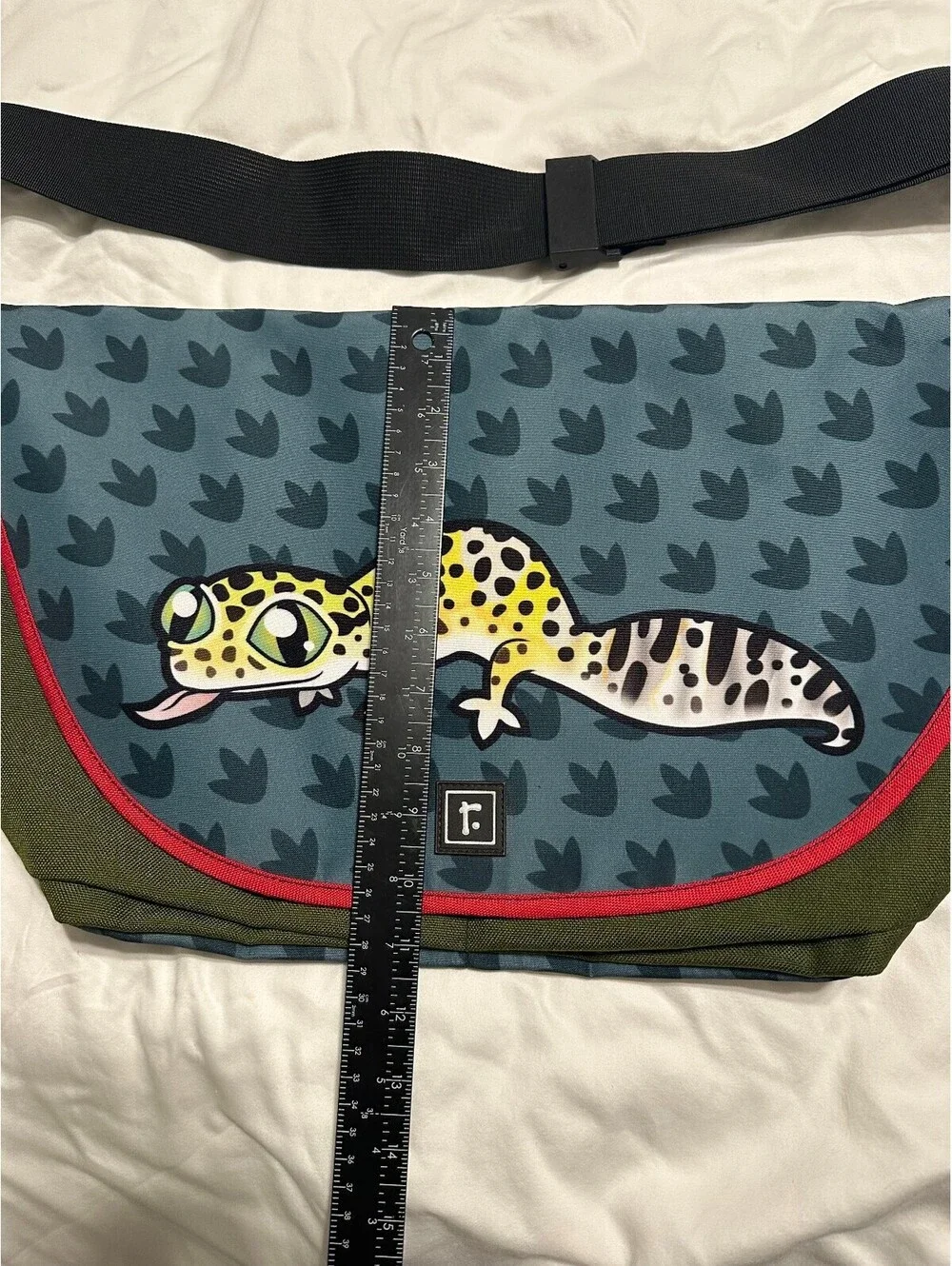 Custom Leopard Gecko Richshaw Bagworks messenger bag